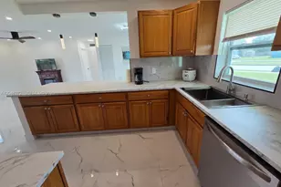 305 SE Airoso Blvd, Port Saint Lucie, FL 34983 - Photo 20