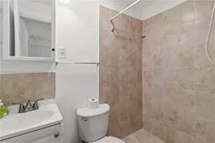 600 NE 44th St, Deerfield Beach, FL 33064 - Photo 16
