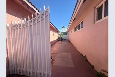 8814 NW 109th Ter, Hialeah Gardens, FL 33018 - Photo 26