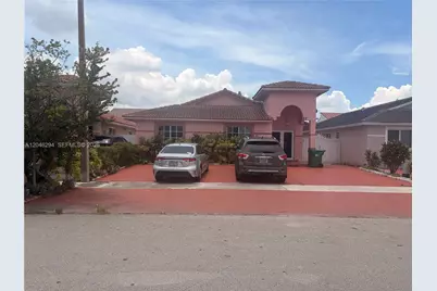 8814 NW 109th Ter, Hialeah Gardens, FL 33018 - Photo 2
