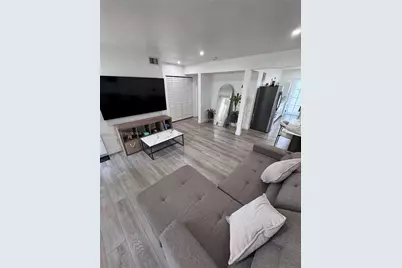 8550 Byron Ave #2G, Miami Beach, FL 33141 - Photo 4