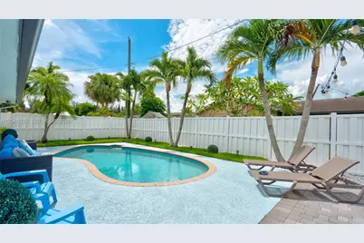 11370 NW 46th Pl, Sunrise, FL 33323 - Photo 4