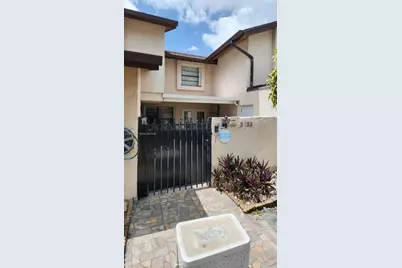 8188 NW 98th Lane #122, Hialeah Gardens, FL 33016 - Photo 2