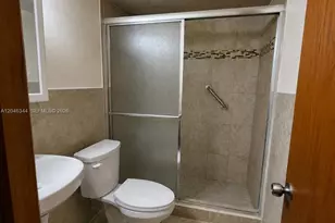 8188 NW 98th Ln, Hialeah Gardens, FL 33016 - Photo 6