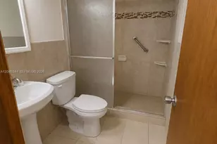 8188 NW 98th Ln, Hialeah Gardens, FL 33016 - Photo 4
