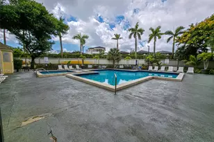 8290 Lake Dr, Doral, FL 33166 - Photo 12