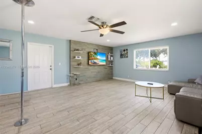 1476 N Mangonia Dr, West Palm Beach, FL 33401 - Photo 12