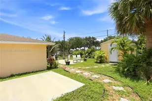 1476 N Mangonia Dr, West Palm Beach, FL 33401 - Photo 30