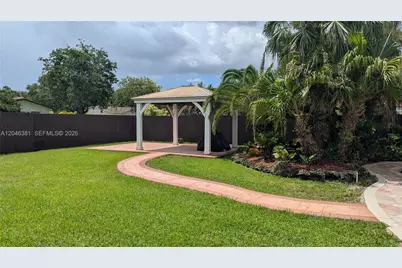 10442 SW 114th St, Miami, FL 33176 - Photo 4
