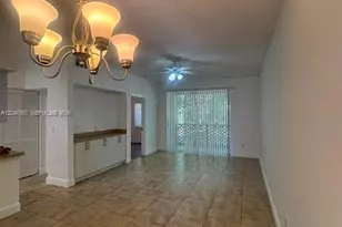 18336 NW 68th Ave, Hialeah, FL 33015 - Photo 8
