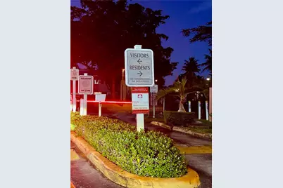 809 NE 199th St #206-7, Miami, FL 33179 - Photo 2