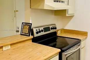 809 NE 199th St, Miami, FL 33179 - Photo 6