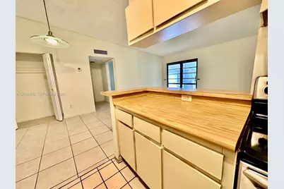809 NE 199th St #206-7, Miami, FL 33179 - Photo 8