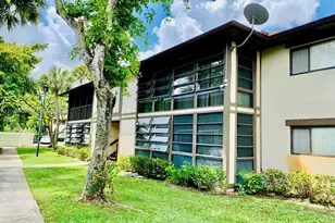 809 NE 199th St, Miami, FL 33179 - Photo 2