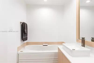 300 S Pointe Dr #907, Miami Beach, FL 33139 - Photo 50