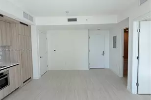 77 SE 5th St, Miami, FL 33131 - Photo 10
