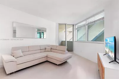 300 S Pointe Dr #907, Miami Beach, FL 33139 - Photo 4