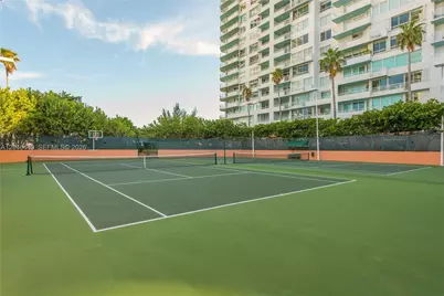 300 S Pointe Dr #907, Miami Beach, FL 33139 - Photo 72