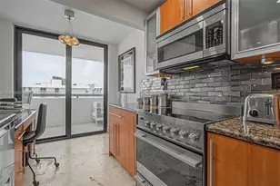 2555 Collins Ave, Miami Beach, FL 33140 - Photo 20