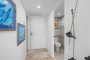 2555 Collins Ave, Miami Beach, FL 33140 - Photo 14