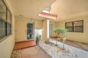 3405 Emerald Oaks Dr, Hollywood, FL 33021 - Photo 2