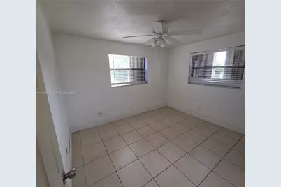 323 NW 4th Pl, Deerfield Beach, FL 33441 - Photo 14