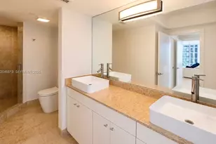 4775 Collins Ave, Miami Beach, FL 33140 - Photo 14