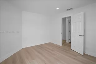 9354 Arborwood Cir, Davie, FL 33328 - Photo 14