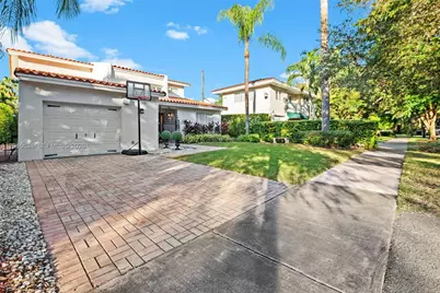 1211 Algeria Ave, Coral Gables, FL 33134 - Photo 2