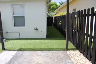3431 NE 1st St, Homestead, FL 33033 - Photo 30