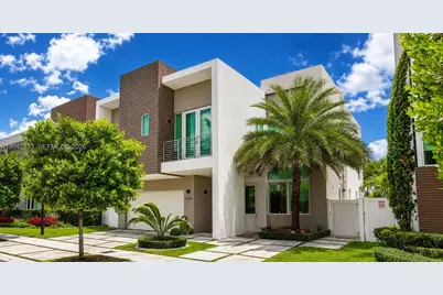 10561 NW 68th Ter, Doral, FL 33178 - Photo 1