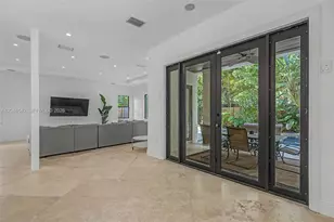 2561 Trapp Ave, Miami, FL 33133 - Photo 10