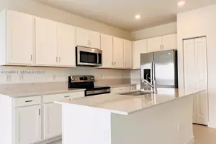 204 SE Woodbark St, Port Saint Lucie, FL 34984 - Photo 2