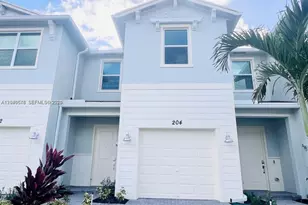 204 SE Woodbark St, Port Saint Lucie, FL 34984 - Photo 1