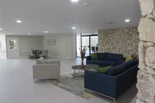 8075 SW 107th Ave, Miami, FL 33173 - Photo 12