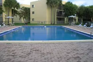 8075 SW 107th Ave, Miami, FL 33173 - Photo 16