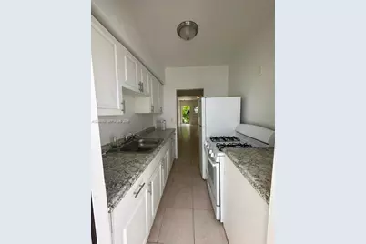 30 S Shore Dr #4, Miami Beach, FL 33141 - Photo 2