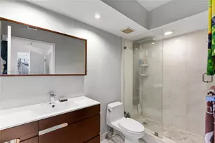 110 Washington Ave, Miami Beach, FL 33139 - Photo 20