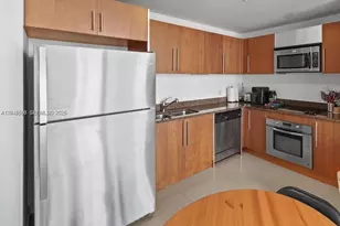 300 S Biscayne Blvd, Miami, FL 33131 - Photo 10