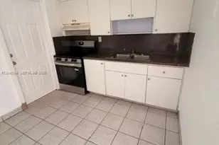 2510 NE 181st St, North Miami Beach, FL 33160 - Photo 8