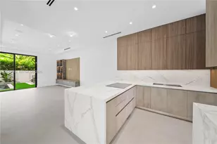 2710 S Le Jeune Rd, Coral Gables, FL 33134 - Photo 12