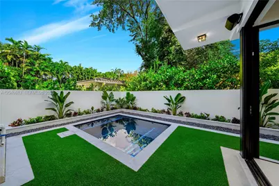 2710 S Le Jeune Rd, Coral Gables, FL 33134 - Photo 20