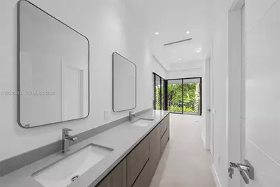 2710 S Le Jeune Rd, Coral Gables, FL 33134 - Photo 26