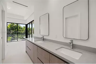 2710 S Le Jeune Rd, Coral Gables, FL 33134 - Photo 24