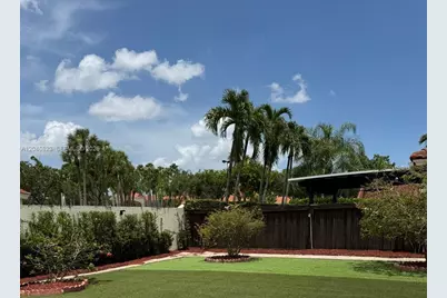 10375 NW 48th St, Doral, FL 33178 - Photo 2