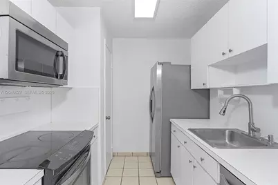 10112 SW 23rd St, Miami, FL 33165 - Photo 16