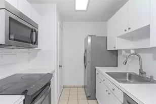 10112 SW 23rd St, Miami, FL 33165 - Photo 16
