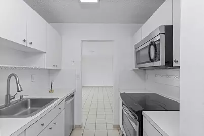 10112 SW 23rd St, Miami, FL 33165 - Photo 18