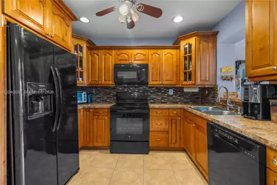 6870 Pershing St, Hollywood, FL 33024 - Photo 14