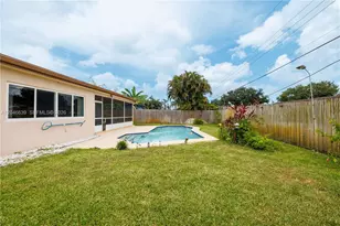 6870 Pershing St, Hollywood, FL 33024 - Photo 38